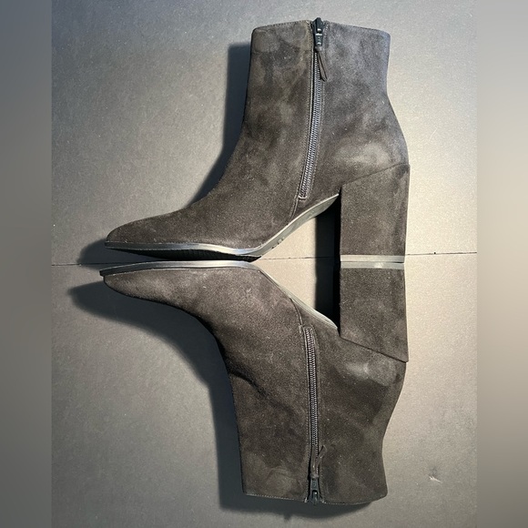 Stuart Weitzman Black Suede Boot - Picture 6 of 12